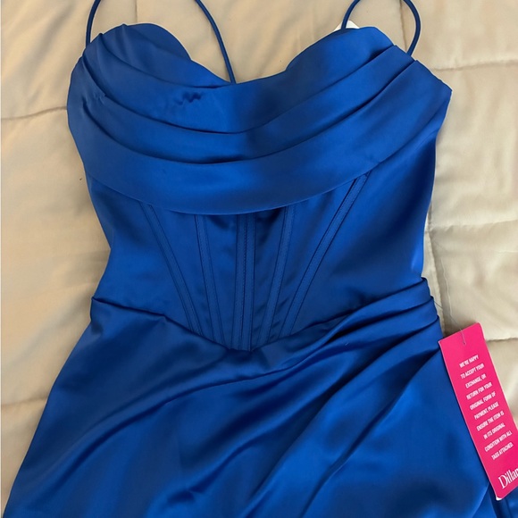 Prom Gown - Picture 2 of 5